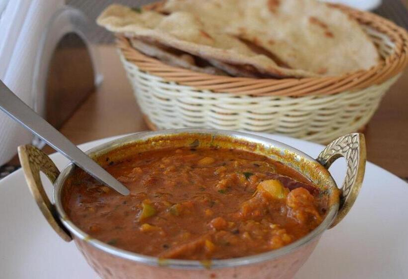 Отель Doves Danta Resort, Coorg