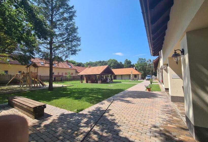 בית מלון כפרי Eco Ribellium