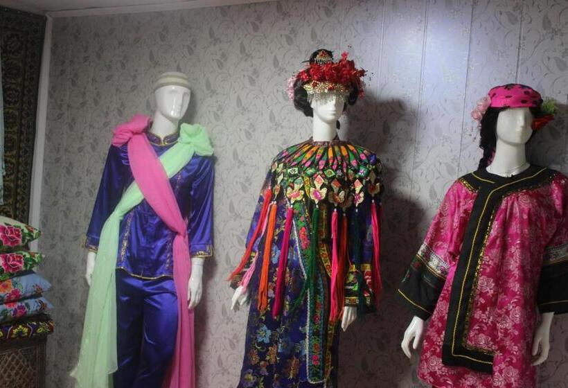 پانسیون Dungan House