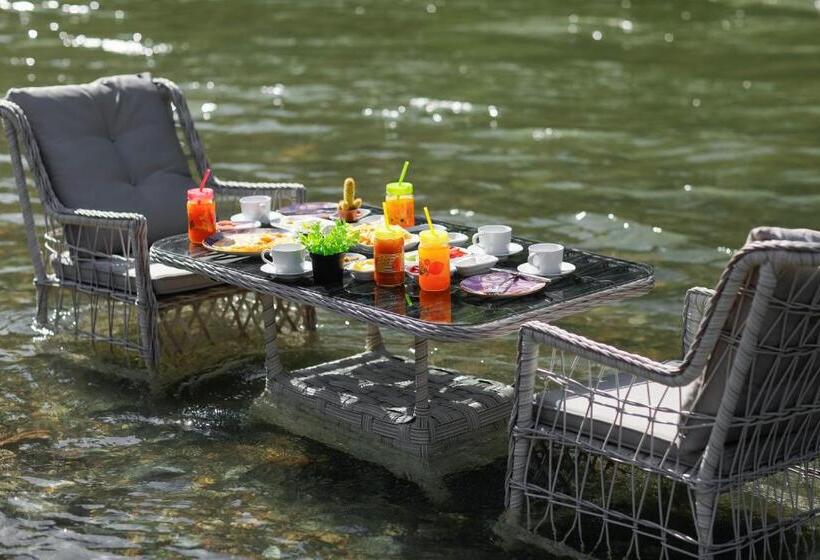 リゾートホテル Terapi̇ Tati̇l Köyü