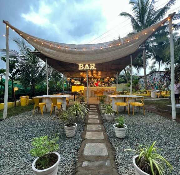 Whoopers Party Hostel, Palolem