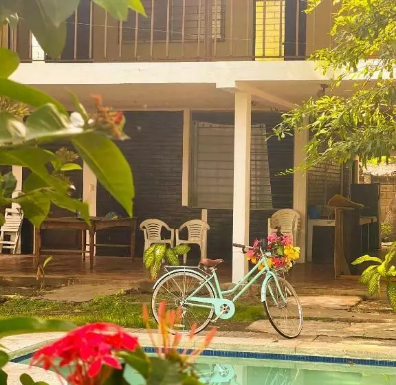 ユースホステル Habitaciones Dobles 2 O 4 Personas Eco Surf Hostal