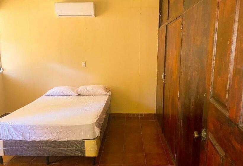 هاستل Habitaciones Dobles 2 O 4 Personas Eco Surf Hostal