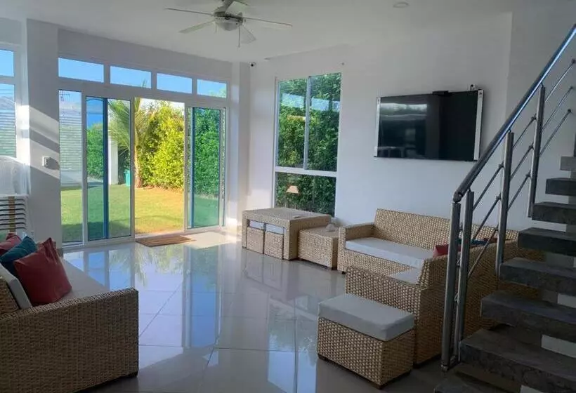Casa Blanca Malibu