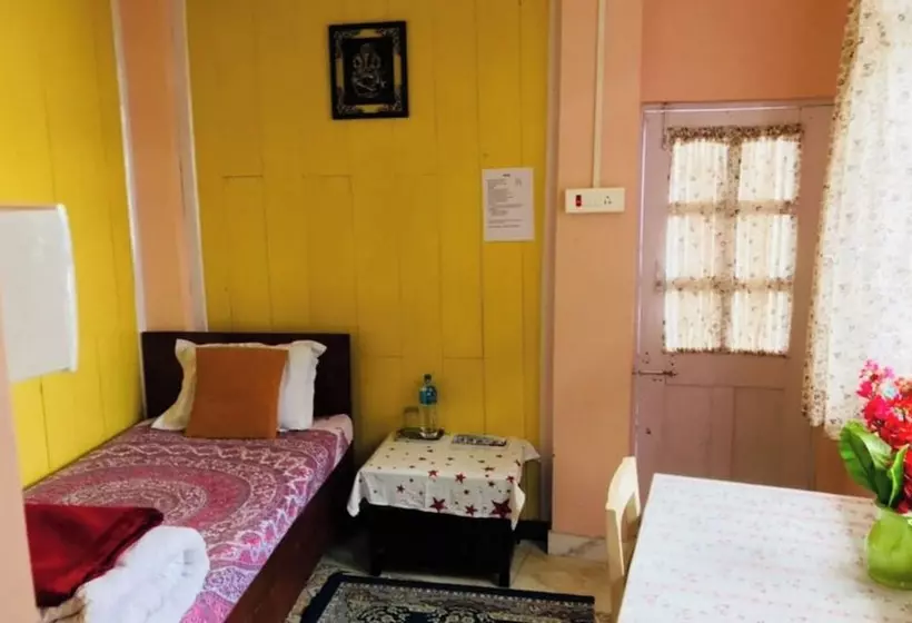 ホテル Smriya Homestay