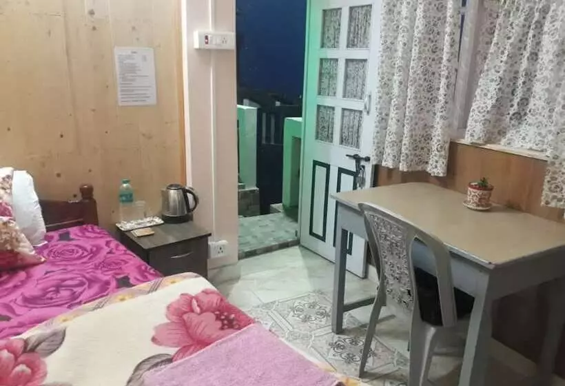 ホテル Smriya Homestay