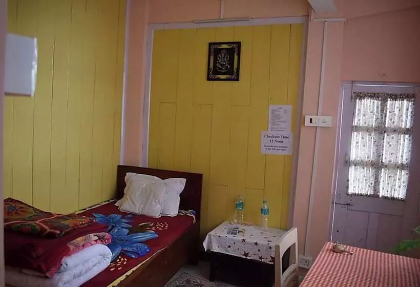 ホテル Smriya Homestay