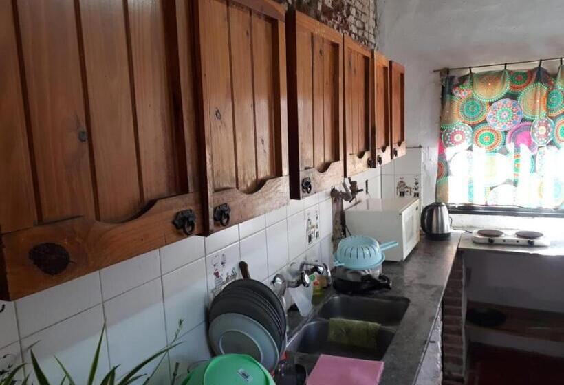 پانسیون Alojamiento Hostel Lodeolga La Florida