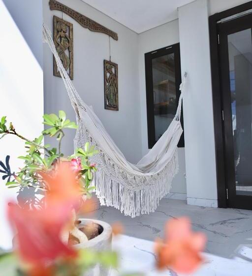 Pensió Amour Eternel Villa