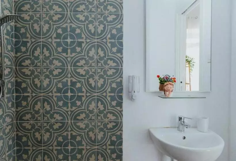 Majatalo Lemon Tree Rooms