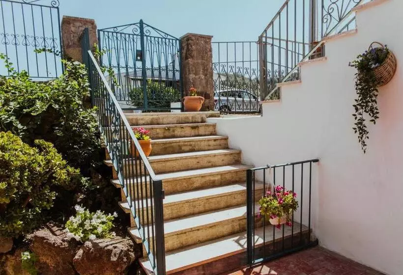 Majatalo Lemon Tree Rooms