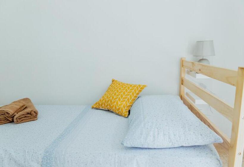 Пансион Lemon Tree Rooms