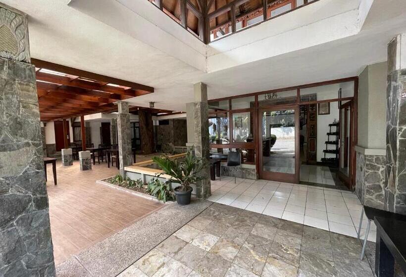 Отель Gegerkalong Asri