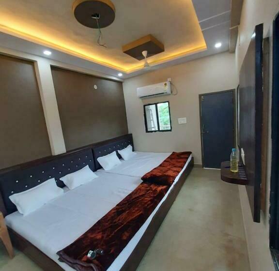 בית מלון כפרי Tanodiya Palace&