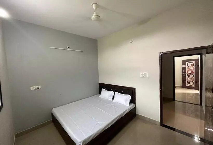 ホテル Tanodiya Palace&