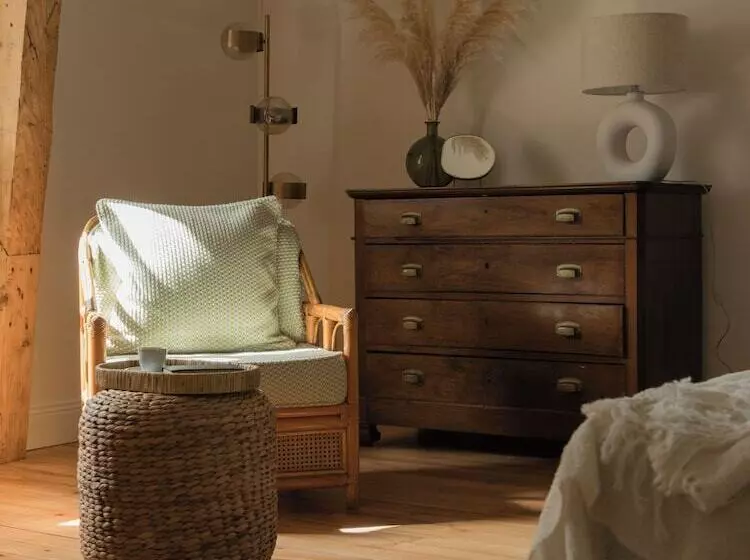 Aamiaismajoitus (B&B) Petit Chateau Vercourt