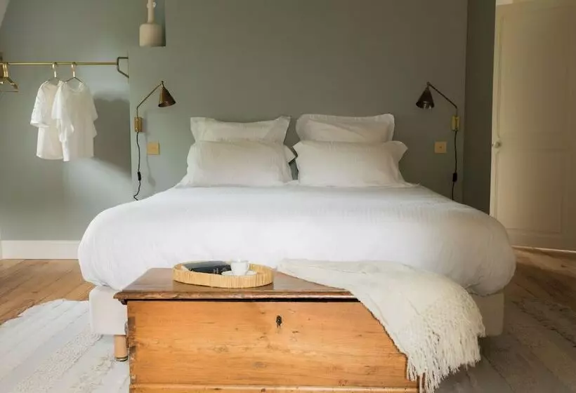 Aamiaismajoitus (B&B) Petit Chateau Vercourt