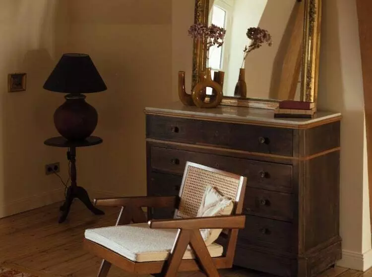 Aamiaismajoitus (B&B) Petit Chateau Vercourt