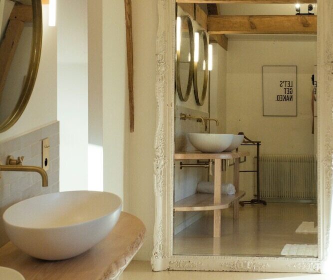 민박 Petit Chateau Vercourt