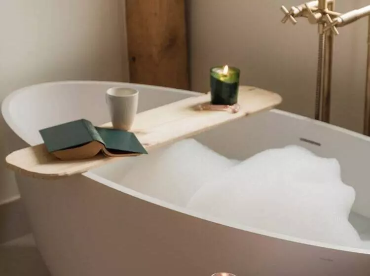 Aamiaismajoitus (B&B) Petit Chateau Vercourt