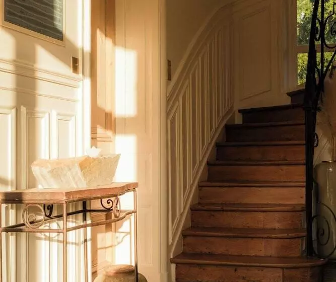 Aamiaismajoitus (B&B) Petit Chateau Vercourt