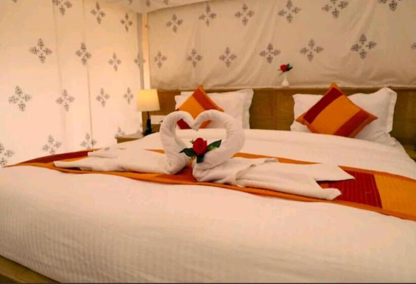 בית מלון כפרי The Oberoi Luxurious Camp