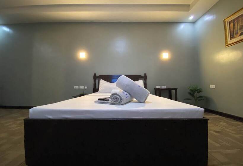 בית מלון כפרי Vincent Resort