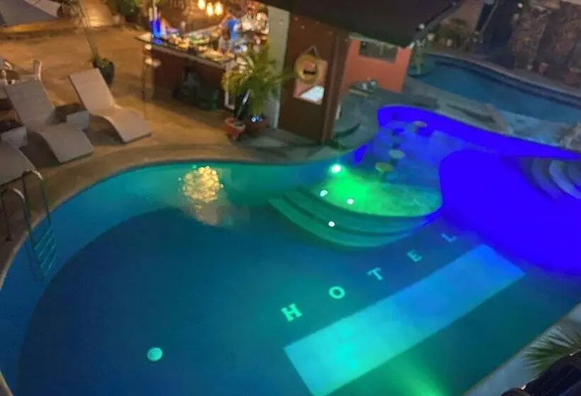 Hotelli Vincent Resort