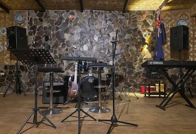 בית מלון כפרי Vincent Resort