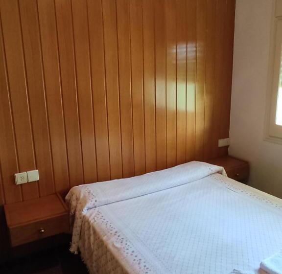 פנסיון Hostal Brindis