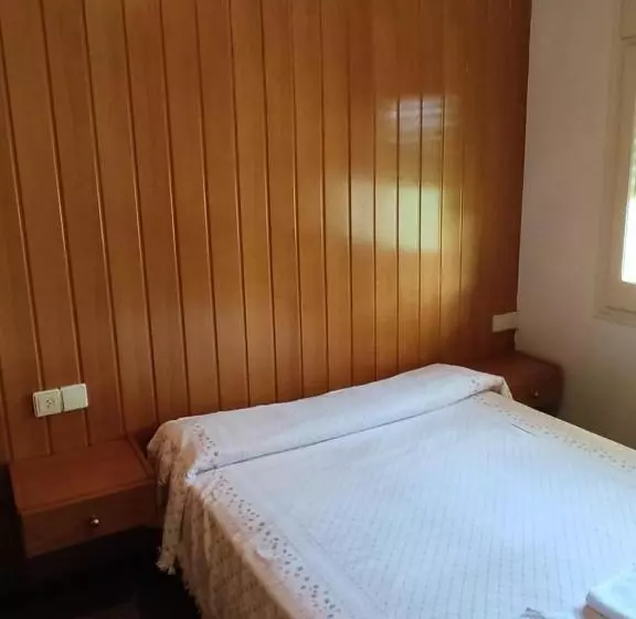 Pension Hostal Brindis