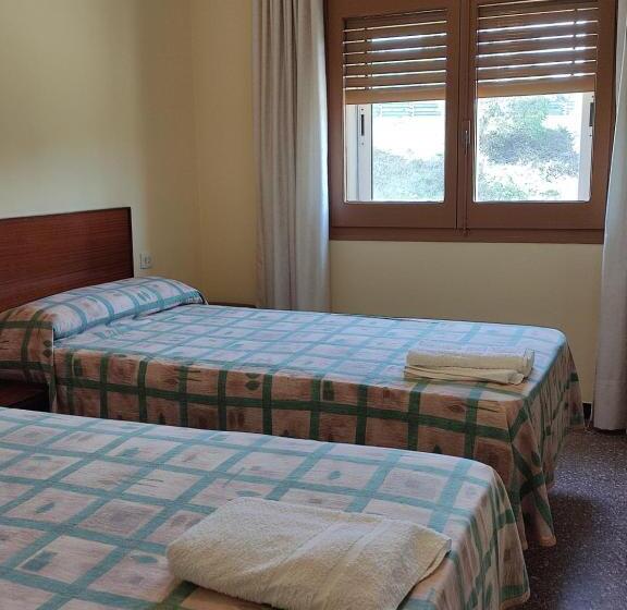 פנסיון Hostal Brindis