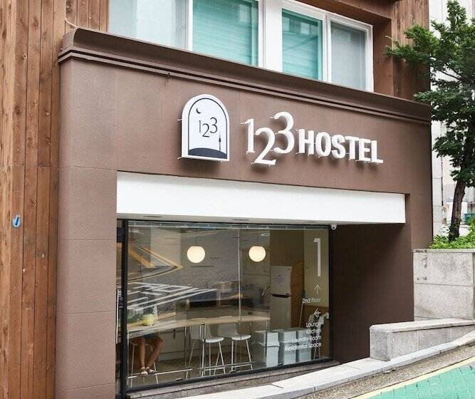123 Hostel