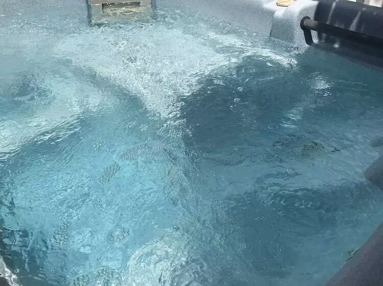 تختخواب و صبحانه The Havens Hideaway