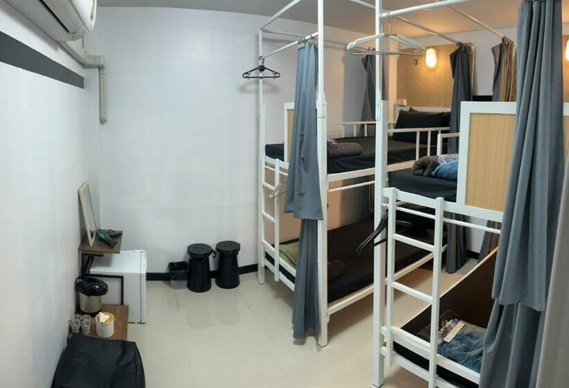 Donmueang Station Hostel