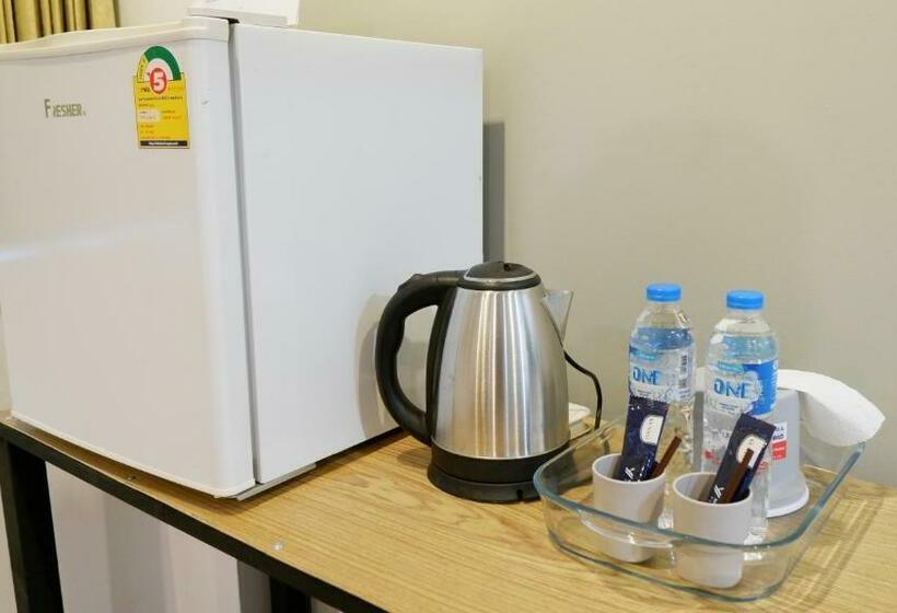 Donmueang Station Hostel