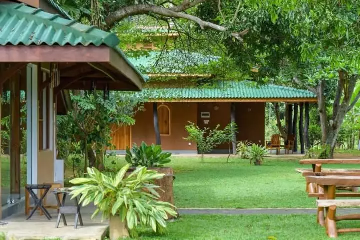 Hotelli Kirindioya Village