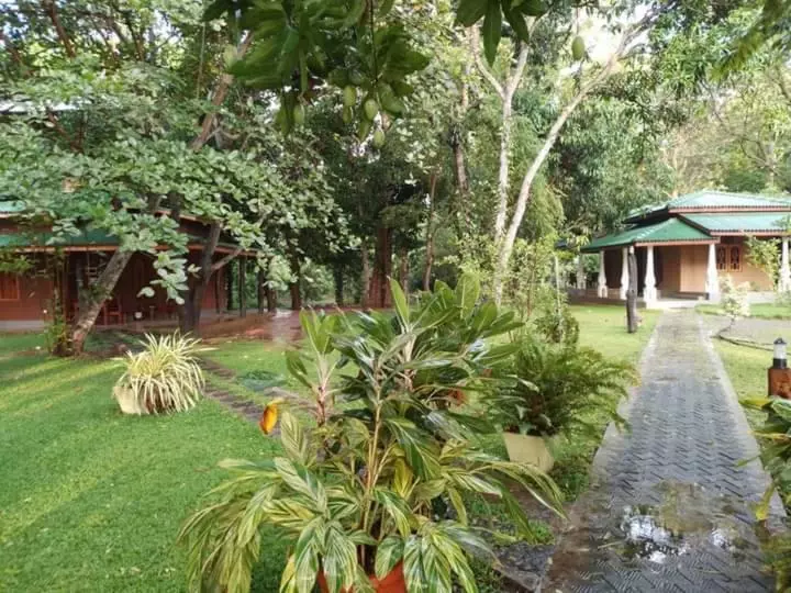 Hotelli Kirindioya Village