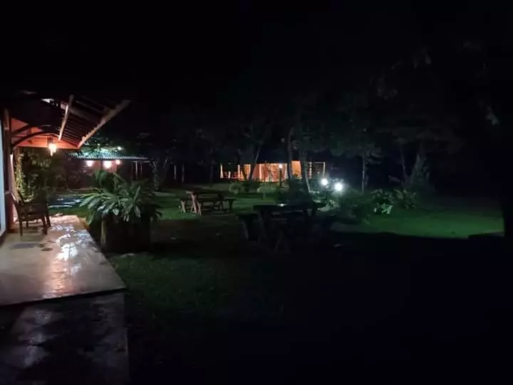 Hotelli Kirindioya Village