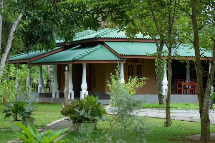 בית מלון כפרי Kirindioya Village