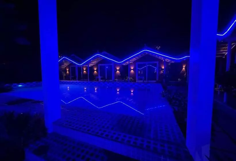 Hotelli Golden Rice Inn Candolim, North Goa   Near To Beach