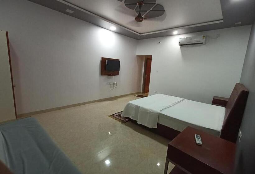 Hotelli Maheshwar Darshan