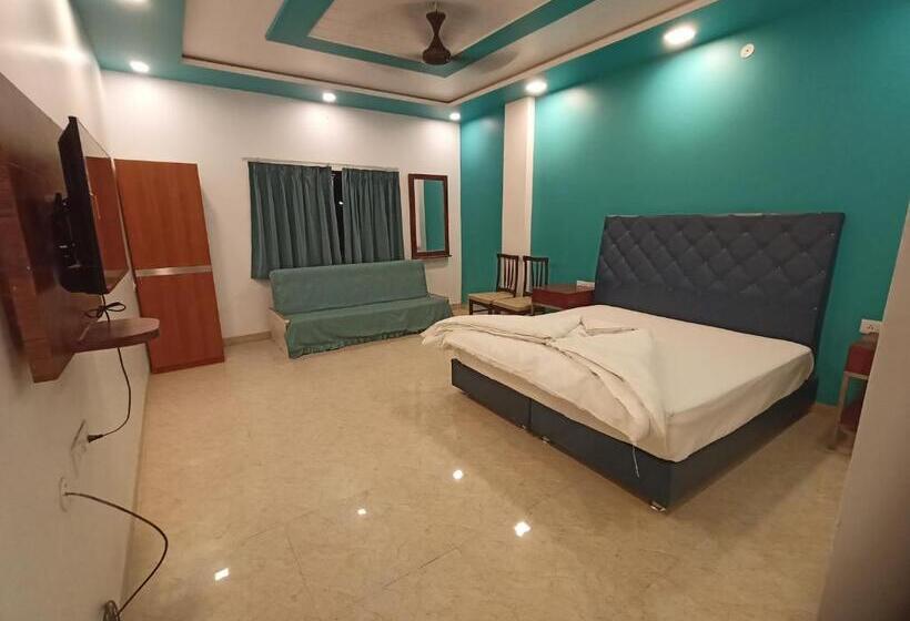 Hotelli Maheshwar Darshan