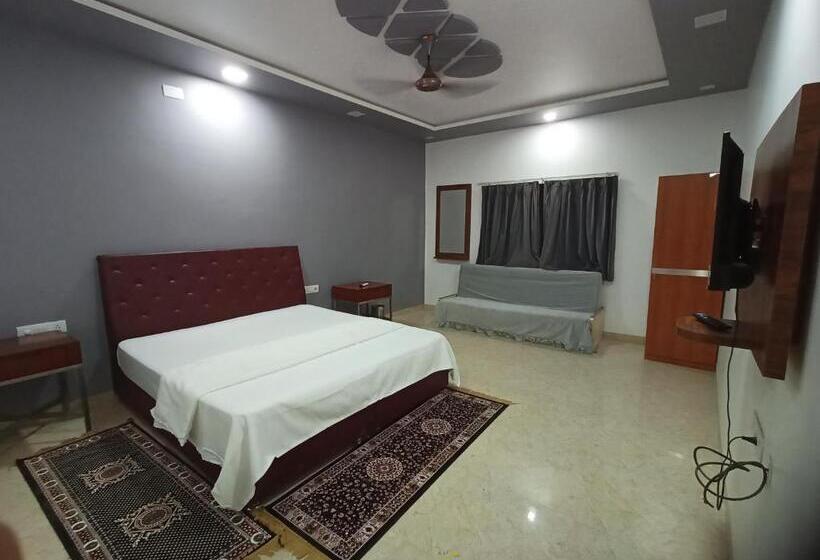 Hotelli Maheshwar Darshan