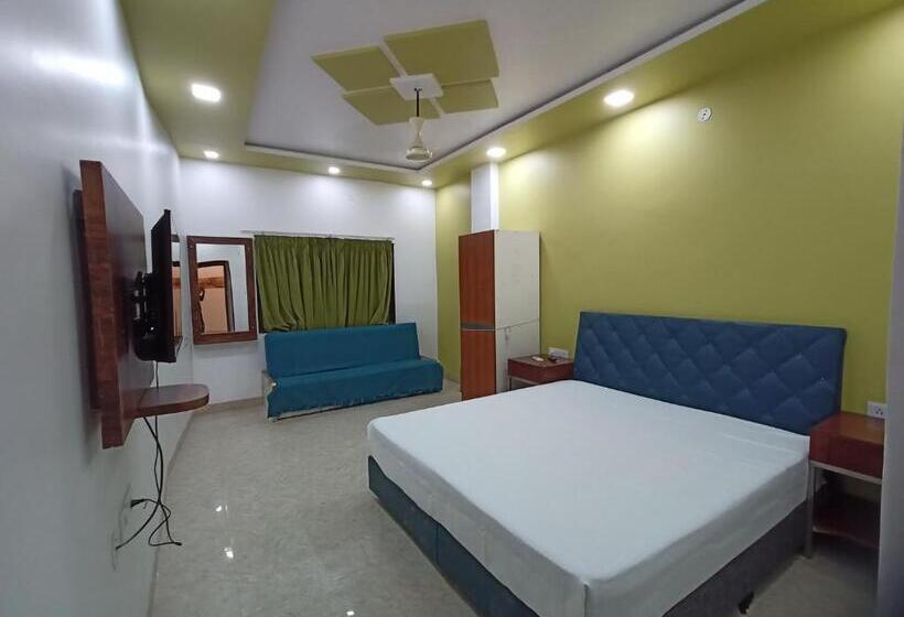 Hotelli Maheshwar Darshan