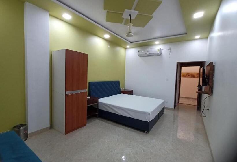 Hotelli Maheshwar Darshan