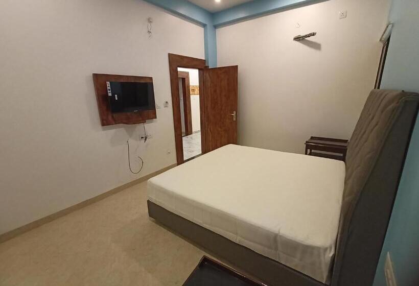 Hotelli Maheshwar Darshan