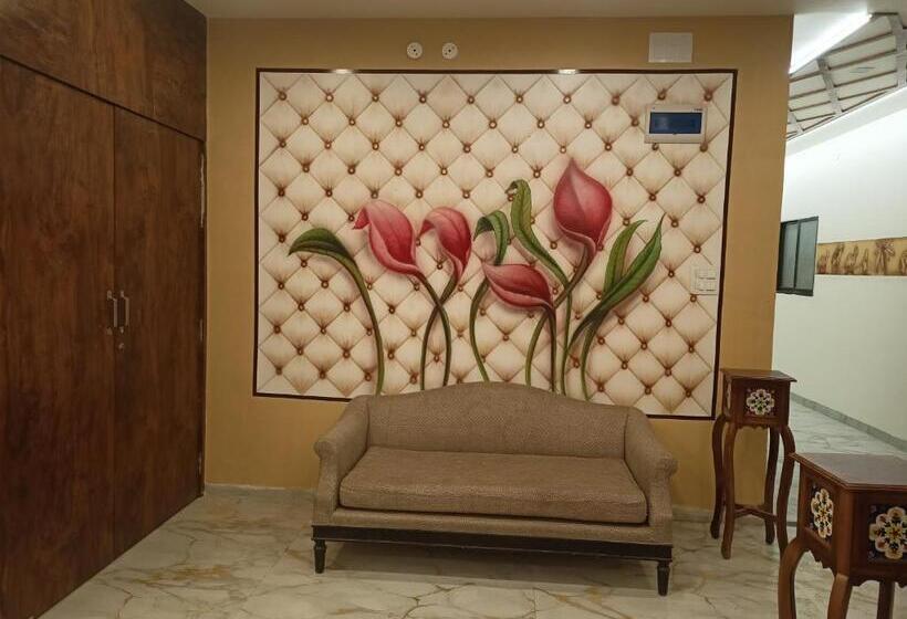 Hotelli Maheshwar Darshan