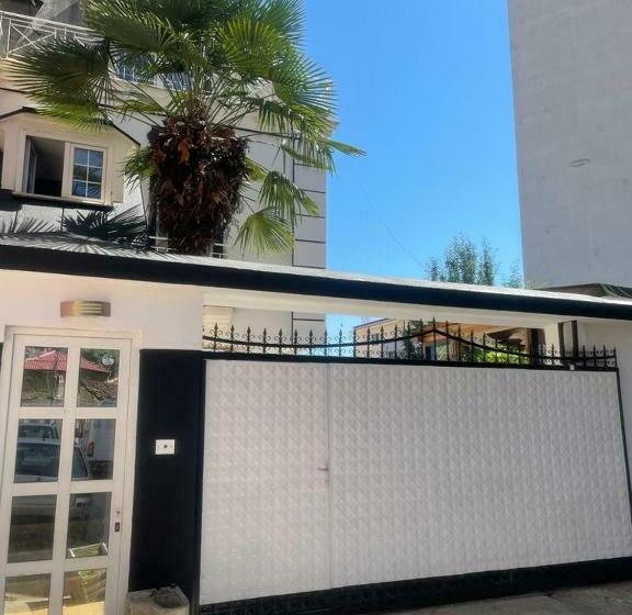 The Melburnian Bar + Hostel