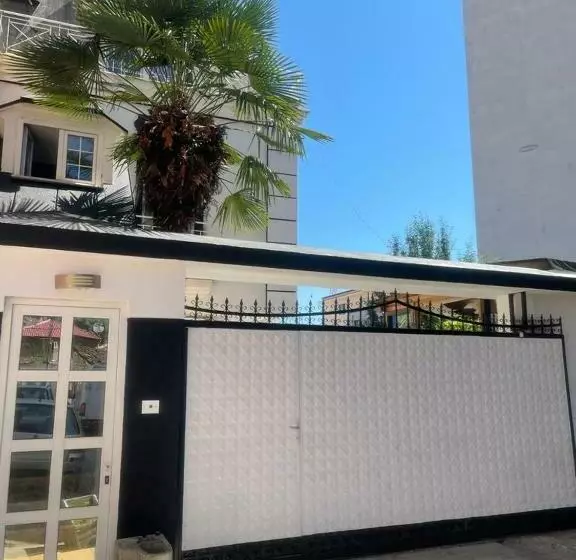 The Melburnian Bar + Hostel